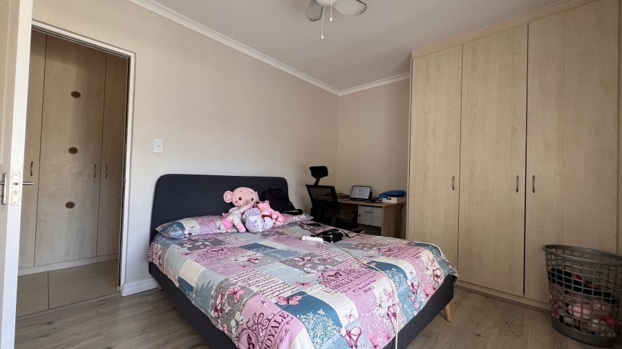 4 Bedroom Property for Sale in Flamingo Vlei Western Cape
